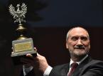 Macierewicz odebrał nagrodę "Patriota Roku 2016". Podziękował Rydzykowi za ukształtowanie nowego pokolenia Polaków