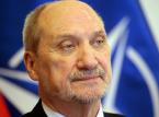 Macierewicz: Polska musi mieć większą i silniejszą armię